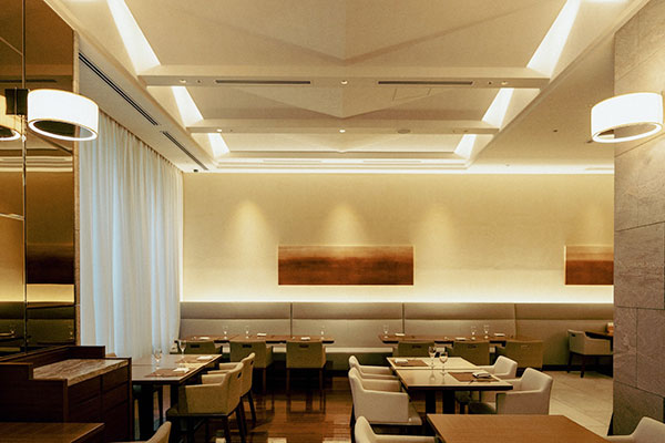 カフェ コントレイル