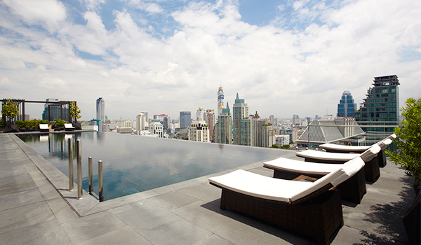 Image:Pool The Okura Prestige Bangkok