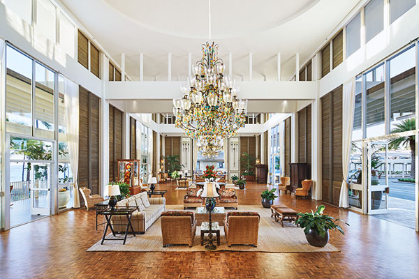 Main lobby with its impressive chandelier