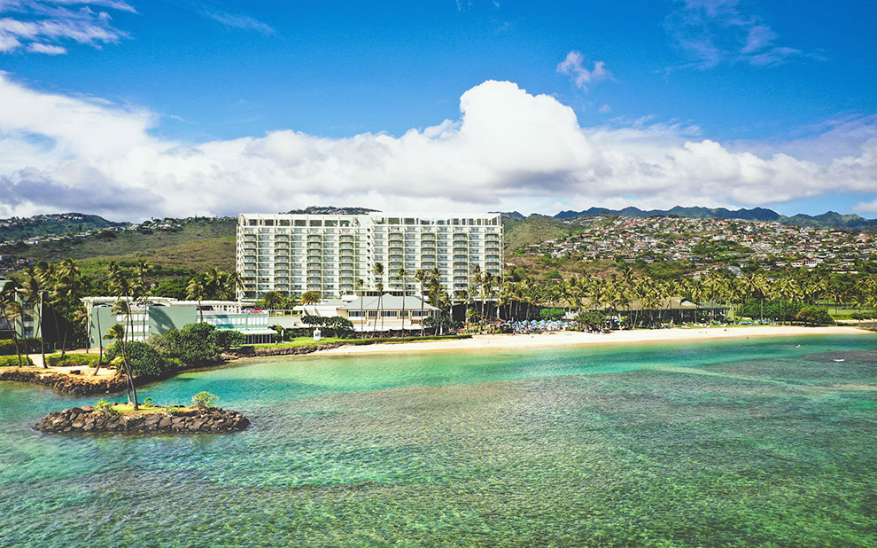 Restaurant, and bar at the Outrigger Reef Waikiki Beach Resort (Nikko  Alliance Hotels) in Hawaii